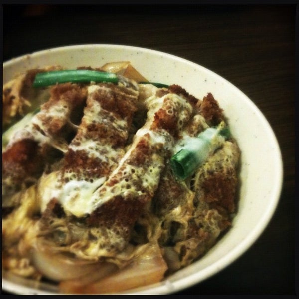 Das Foto wurde bei Dana&#39;s Restaurant, Catering &amp; Asian Grocery von Electric B. am 2/5/2012 aufgenommen