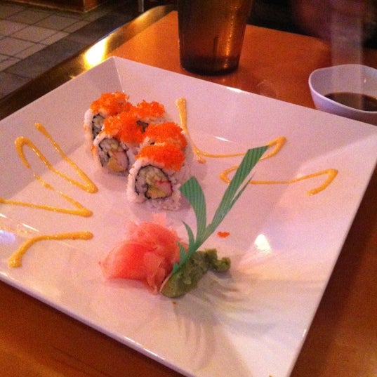 Das Foto wurde bei Kobe Japanese Steakhouse &amp; Sushi Bar von Brittany B. am 7/12/2012 aufgenommen