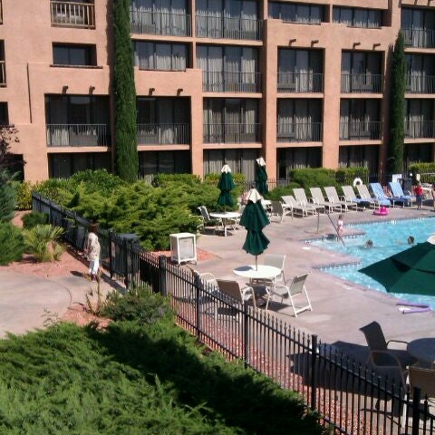 Photo taken at Courtyard by Marriott by Edith K. on 6/3/2012