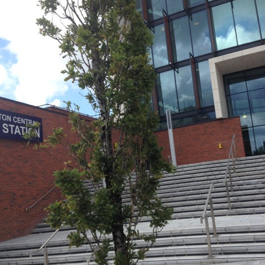 Foto tirada no(a) Southampton Central Police Station por Chris T. em 8/14/2012