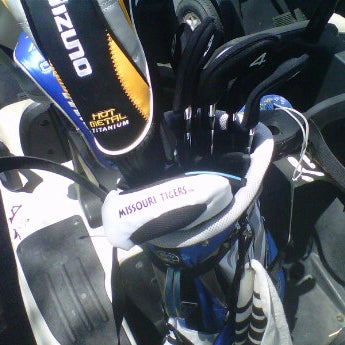 รูปภาพถ่ายที่ Ruffled Feathers Golf Course โดย Steve C. เมื่อ 6/22/2012