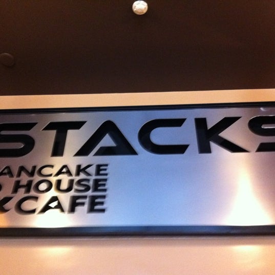 6/9/2012にAlicia J.がStacks Pancake House &amp; Cafeで撮った写真