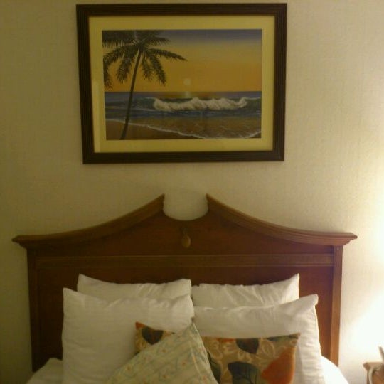 Photo taken at Best Western Seven Seas by Rogerio D. on 6/3/2012