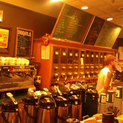 6/2/2012にDaniel T.がUncommon Grounds Coffee &amp; Teaで撮った写真