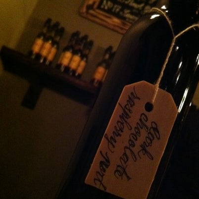 Foto tirada no(a) Abnormal Wine Company por Jeska M. em 8/5/2012
