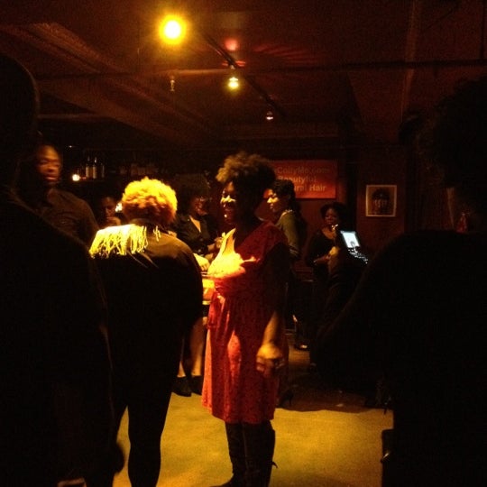 3/22/2012 tarihinde Natasha P.ziyaretçi tarafından Stitch Bar &amp; Lounge'de çekilen fotoğraf