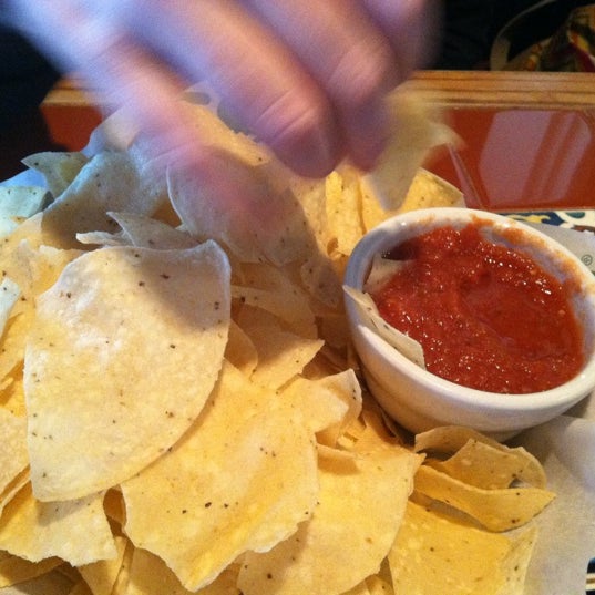 Photo taken at Chili&#39;s Grill &amp; Bar by Ray V. on 3/4/2012