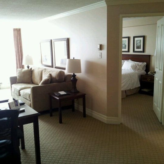 Foto tomada en Best Western Plus Ottawa Downtown Suites  por Sachin D. el 4/11/2012