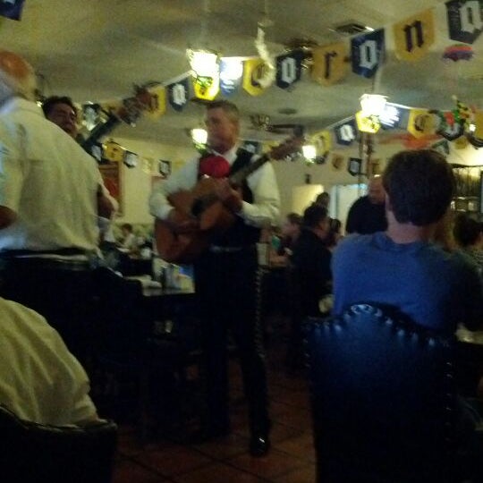 Foto diambil di El Gallo Restaurant oleh Craig P. pada 5/6/2012