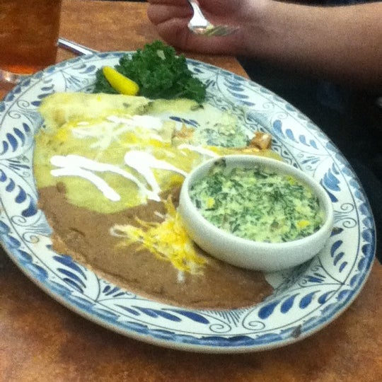Снимок сделан в Abuelo&#39;s Mexican Restaurant пользователем Noah G. 7/29/2012