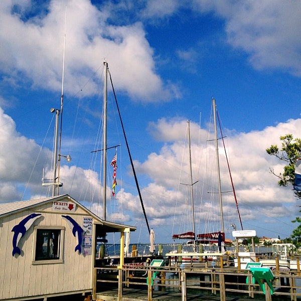 7/25/2012에 Diana L.님이 Dolphin Landings Charter Boat Center에서 찍은 사진