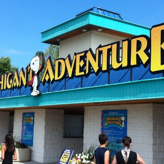 Foto tirada no(a) Michigan&#39;s Adventure por William P. em 6/20/2012