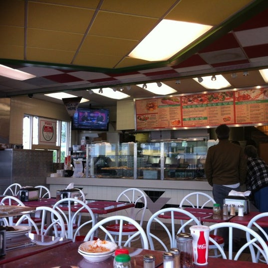 3/31/2012にRodney M.がMamma s Brick Oven Pizza &amp; Pastaで撮った写真