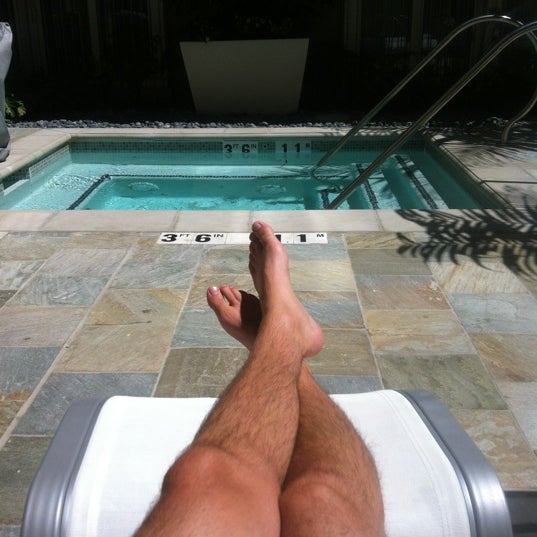 รูปภาพถ่ายที่ Hotel Amarano Burbank-Hollywood โดย Dylan C. เมื่อ 7/8/2012