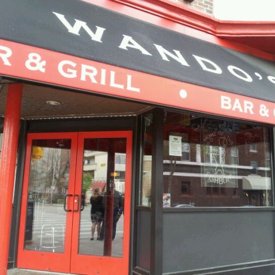 รูปภาพถ่ายที่ Wando&#39;s โดย Wendy S. เมื่อ 4/15/2012