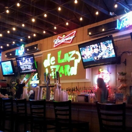 Снимок сделан в De Lazy Lizard Bar &amp; Grill пользователем Tony S. 6/13/2012