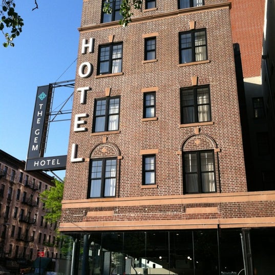 รูปภาพถ่ายที่ The GEM Hotel โดย Michele K. เมื่อ 4/20/2012