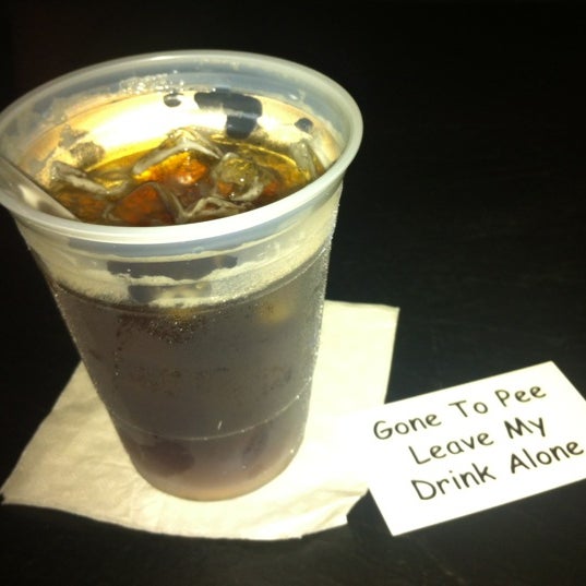 รูปภาพถ่ายที่ Little Bar on Gravier โดย Nancy T. เมื่อ 3/9/2012