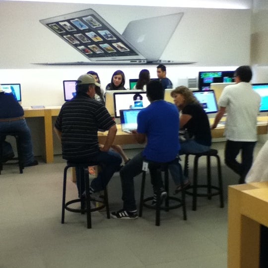 Photos at Apple La Cantera Electronics Store in Northwest Side