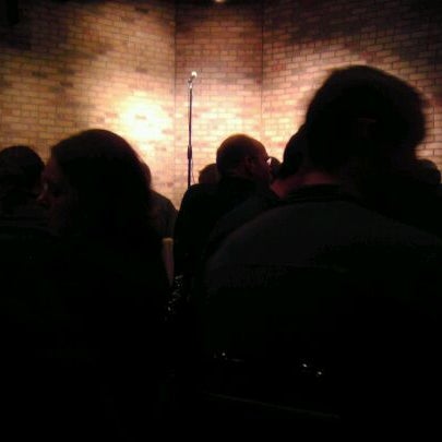 Foto tirada no(a) Comedy Club on State por Spencer S. em 3/25/2012
