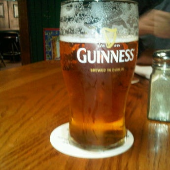Foto diambil di O&#39;Brien&#39;s Irish Pub &amp; Restaurant oleh Chris M. pada 3/11/2012