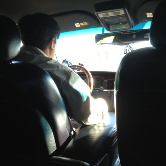 Foto tirada no(a) In An Uber por Corrie D. em 3/27/2012
