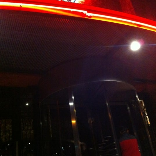 Foto diambil di BJ&#39;s Restaurant &amp; Brewhouse oleh Aaron P. pada 2/19/2012