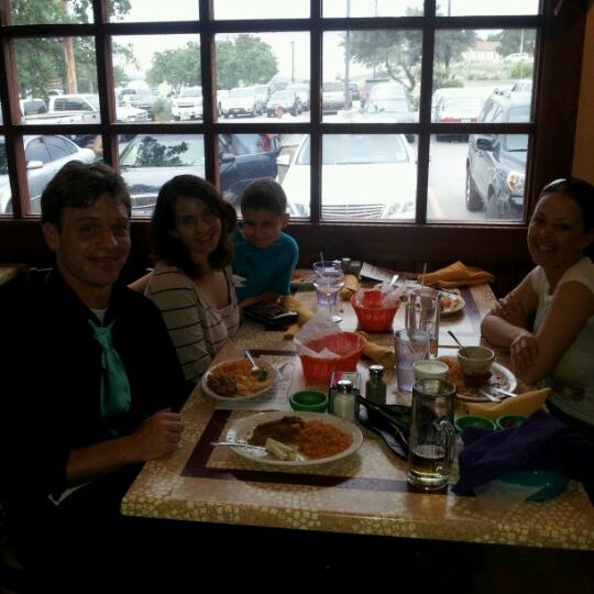 Снимок сделан в El Chaparral Mexican Restaurant пользователем Ron P. 4/28/2012