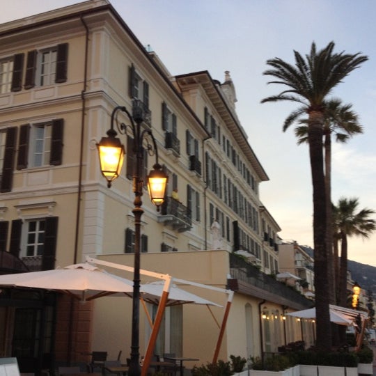 Foto tomada en Grand Hotel Alassio  por Michele B. el 5/12/2012