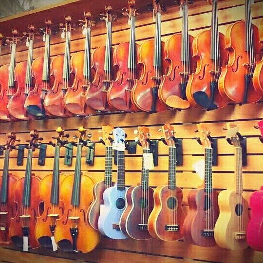 Bravo music. Bravo music. Музыкальные спонсоры логотипы. 22 октября концерт в москве. Bravo music.