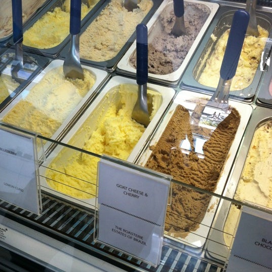 7/5/2012 tarihinde Marc V.ziyaretçi tarafından Glacé Artisan Ice Cream'de çekilen fotoğraf
