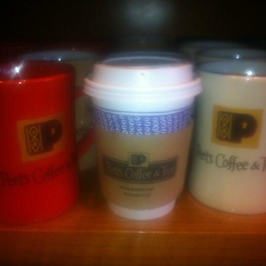 Снимок сделан в Peet&#39;s Coffee &amp; Tea пользователем Rosa R. 8/11/2012