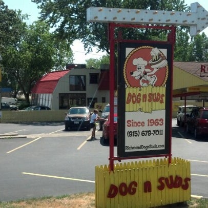 Foto tirada no(a) Richmond Dog N Suds por Mark K. em 7/8/2012