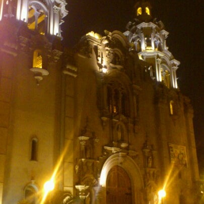 Photo taken at Iglesia Matriz Virgen Milagrosa by Luis T. on 7/3/2012