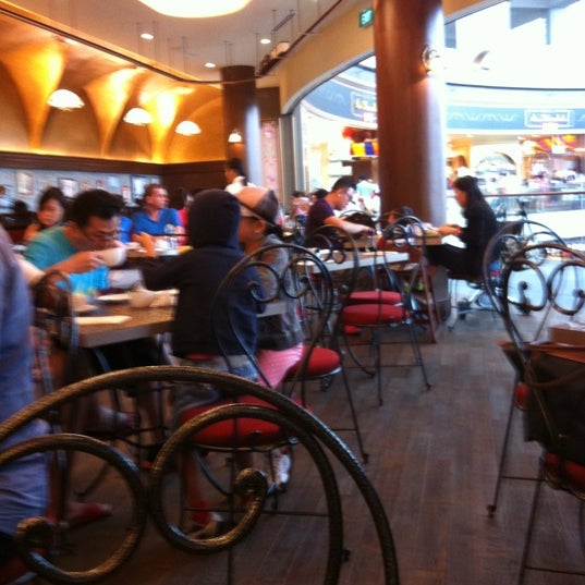 รูปภาพถ่ายที่ Au Chocolat Singapore โดย Ching K. เมื่อ 9/9/2012