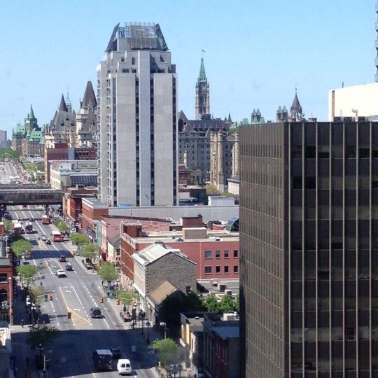5/23/2012 tarihinde Ben G.ziyaretçi tarafından Quality Hotel Downtown Ottawa'de çekilen fotoğraf