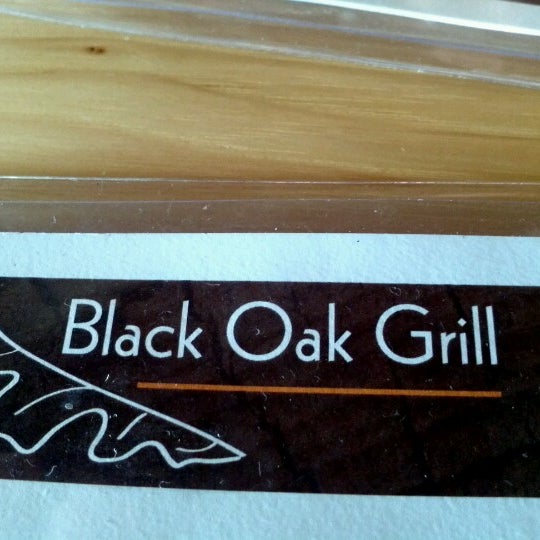 รูปภาพถ่ายที่ Black Oak Grill โดย Steve K. เมื่อ 7/18/2012