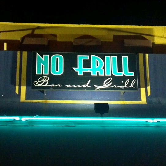 Снимок сделан в No Frill Bar and Grill пользователем Andrew R. 9/12/2012