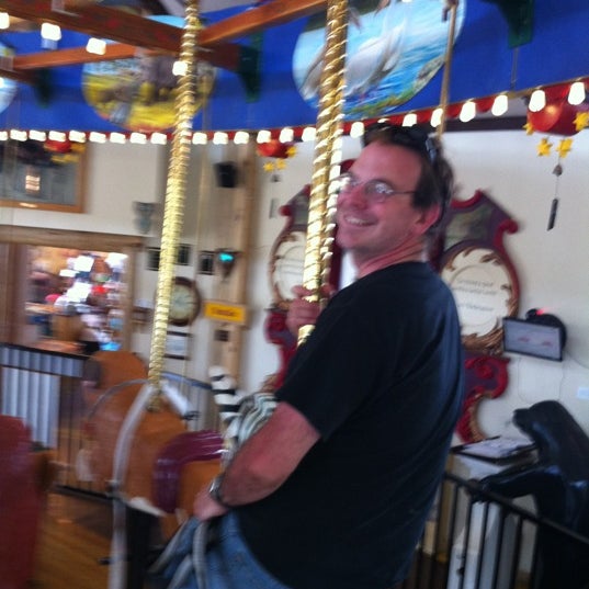 Photo prise au Carousel Of Happiness par Gail E. le6/25/2012
