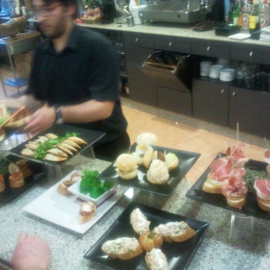Foto scattata a Nou Raspa Restaurant da Pedro N. il 5/11/2012