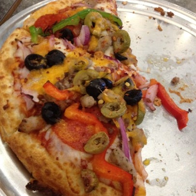 Снимок сделан в Pie Five Pizza пользователем Antse A. 7/26/2012