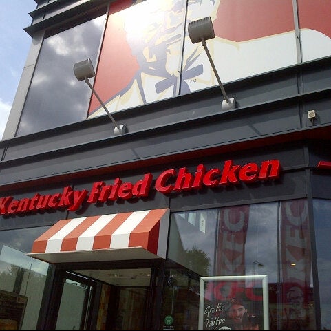 Photo taken at KFC by Simon v. on 8/16/2012