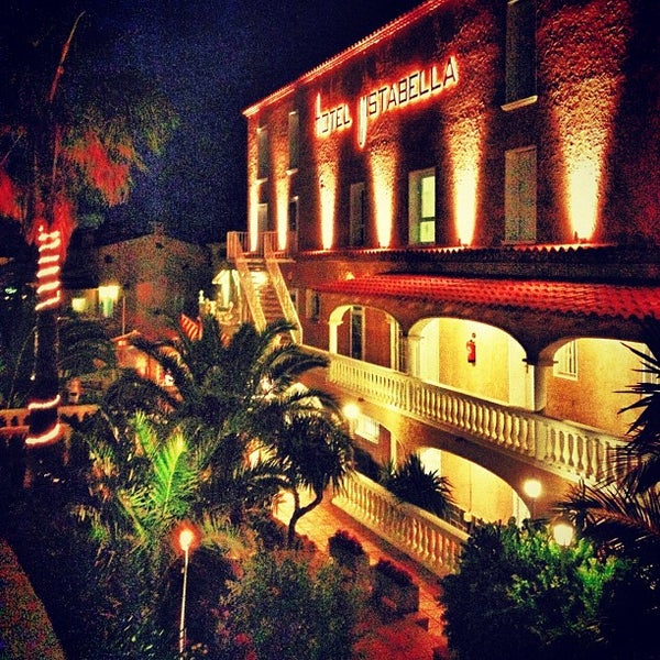 Photo prise au Vistabella Hotel par Reno M. le8/2/2012