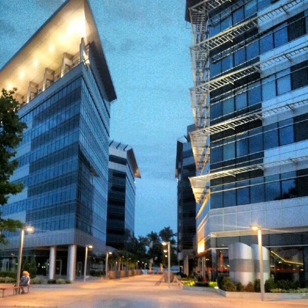 Foto scattata a HQ da Zoran T. il 6/23/2012