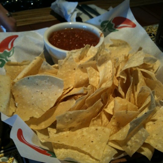 Photo taken at Chili&#39;s Grill &amp; Bar by Regina H. on 4/15/2012