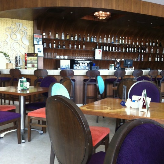 Ньюс кафе. Хайдарабад кафе. Фото с ресторана девушки БИРХАУС Улан-Удэ.