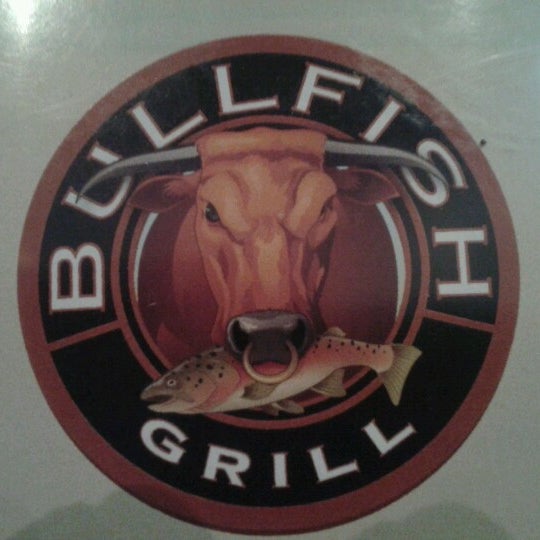 8/12/2012 tarihinde Anthony M.ziyaretçi tarafından Bullfish Grill'de çekilen fotoğraf