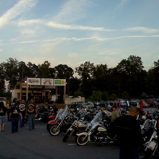 9/12/2012에 🌴Purple R.님이 Harley-Davidson of Greenville에서 찍은 사진