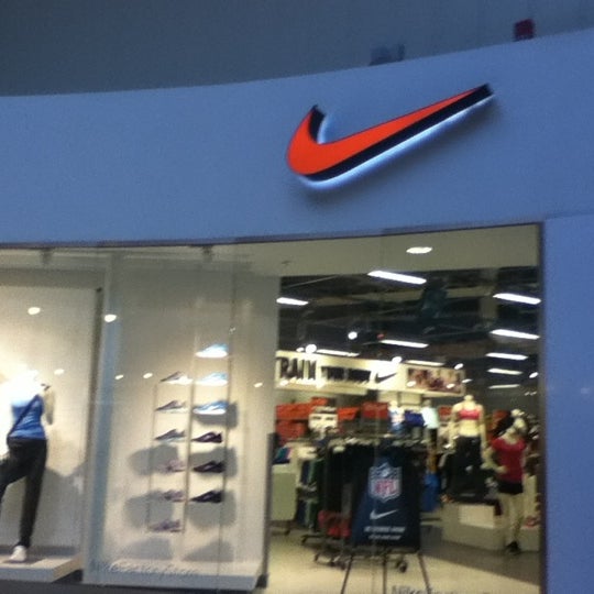 franklin mills mall nike