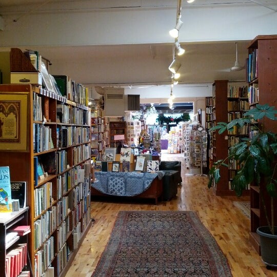 Photo taken at Loganberry Books by DJ AR on 7/25/2012